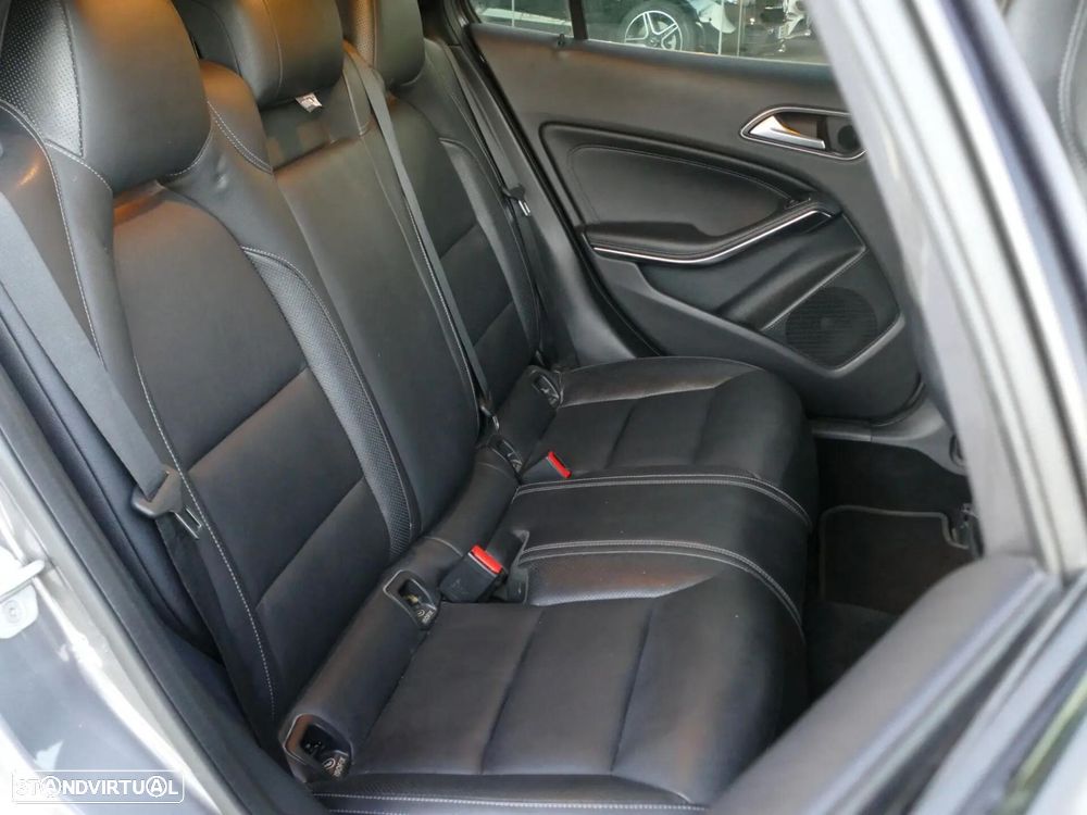 Mercedes-Benz GLA 220 d Urban - 33