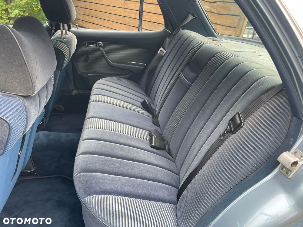 Mercedes-Benz 280 - 9