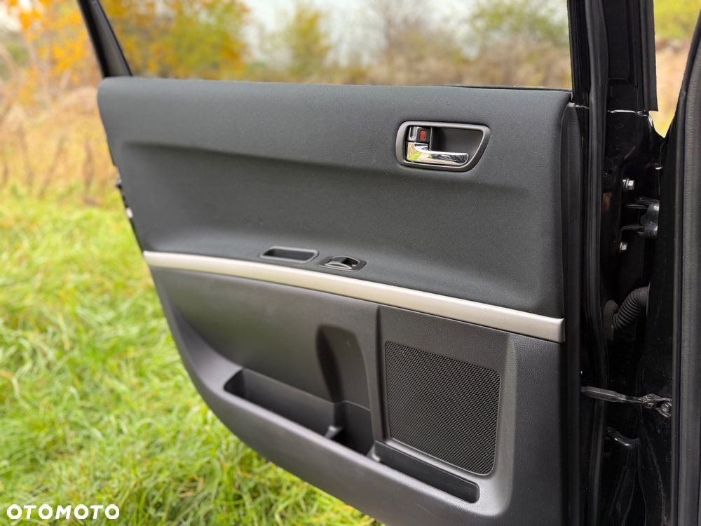 Toyota Corolla Verso 2.2 D-4D X + NAVI 7os - 22