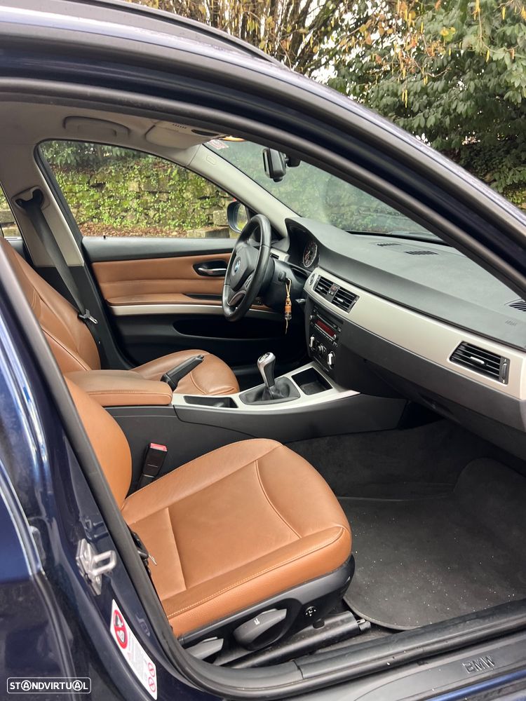 BMW 316 d Touring - 16