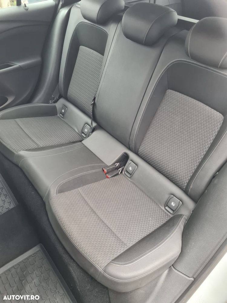 Opel Astra Sport Tourer Turbo 1.4 ECOTEC Dynamic - 19