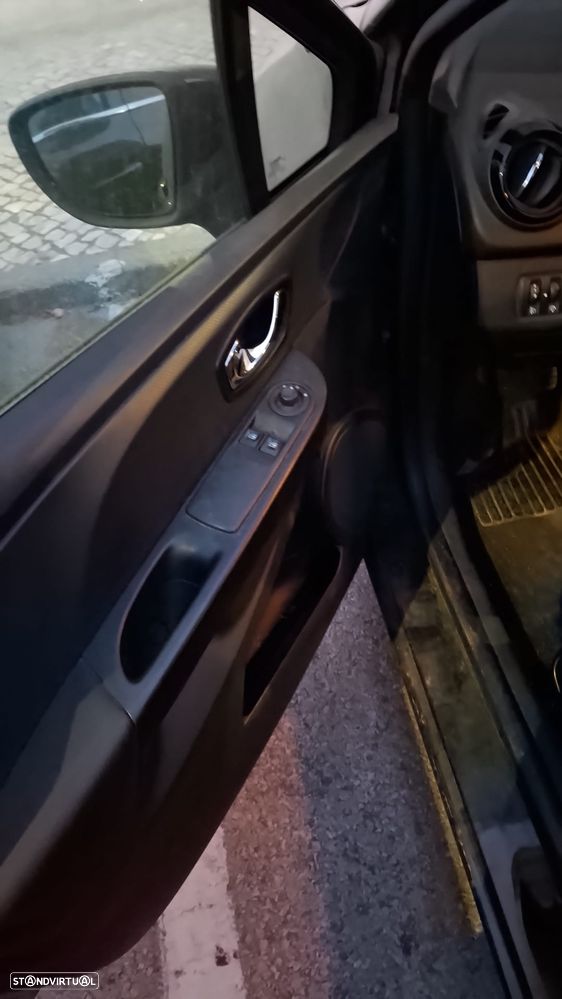 Renault Clio dCi 90 Dynamique - 4