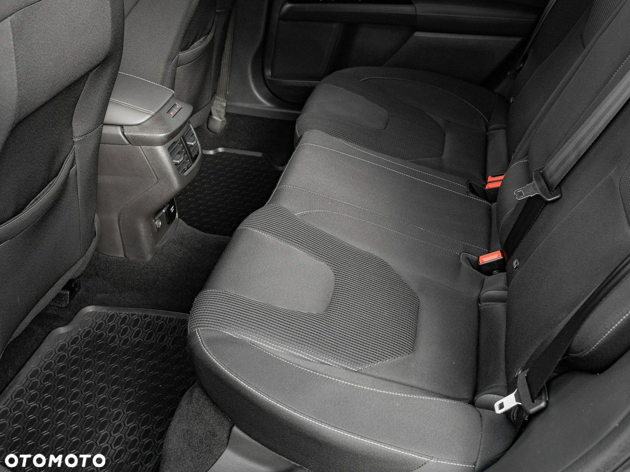 Ford Mondeo 2.0 EcoBlue Titanium - 24