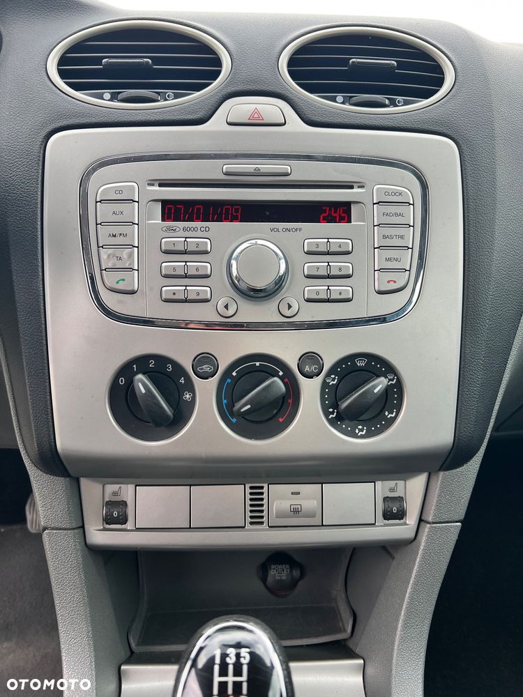 Ford Focus 1.6 16V Titanium - 13