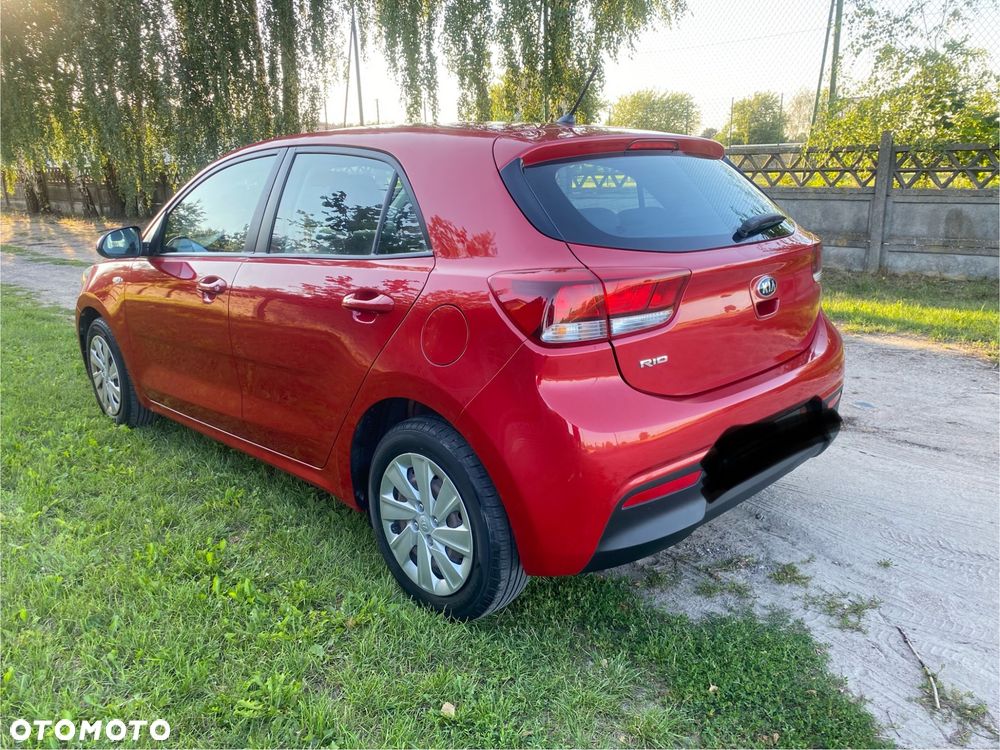 Kia Rio - 8