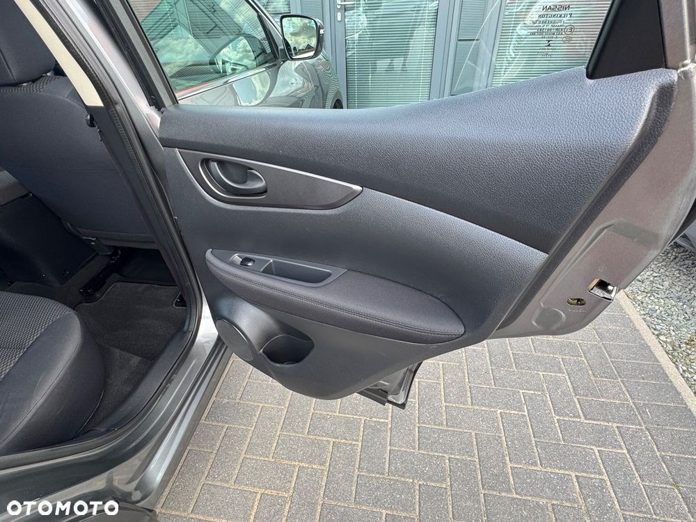 Nissan Qashqai 1.2 DIG-T N-Vision - 24