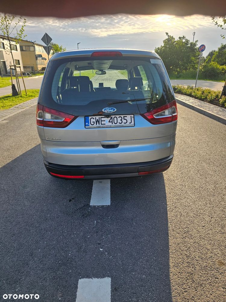 Ford Galaxy 2.0 Ghia - 10