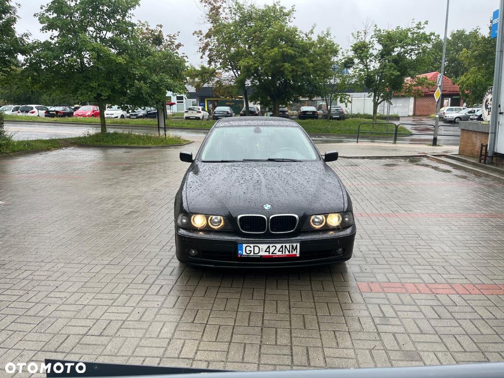 BMW Seria 5 2001 photo 3