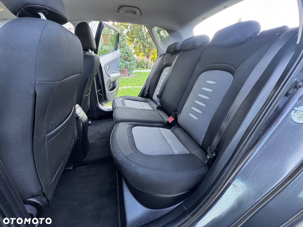 Kia Ceed - 27