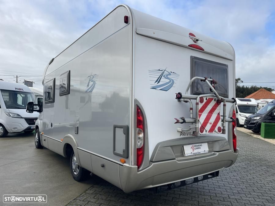 Burstner Privilége T615 cama francesa - 9