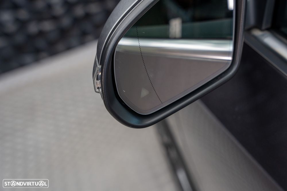 Mercedes-Benz GLA 250 e 8G-DCT AMG Line - 12