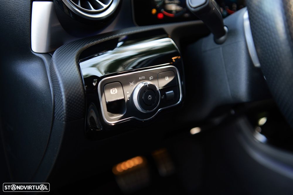 Mercedes-Benz CLA 180 d Shooting Brake AMG Line Aut. - 13