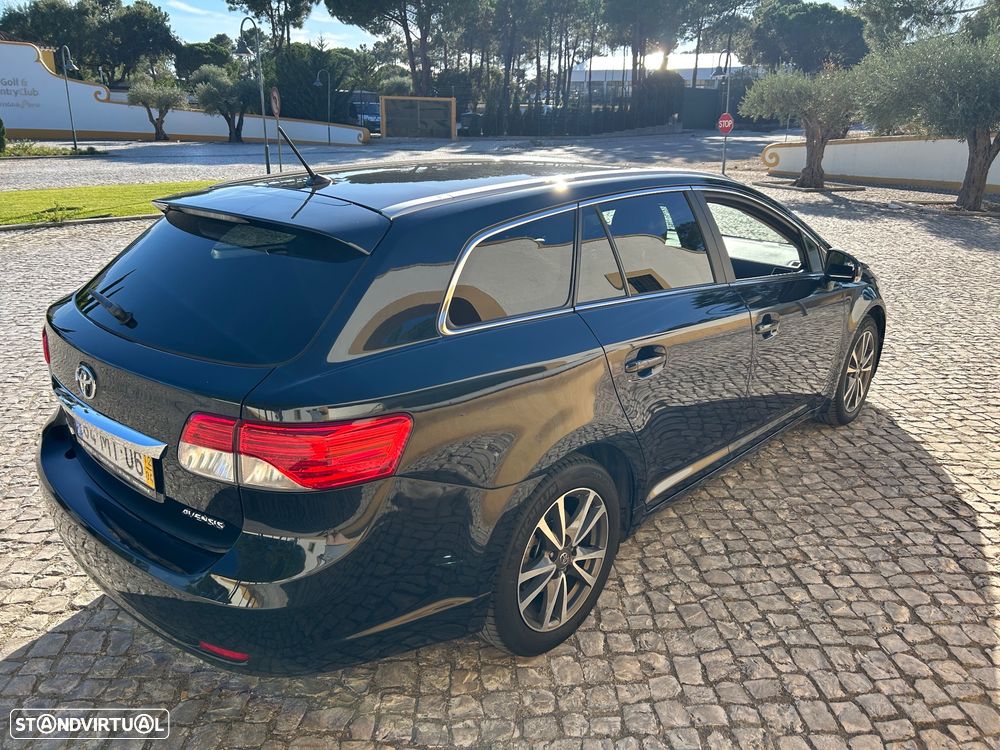 Toyota Avensis SW 2.0 D-4D Luxury - 21
