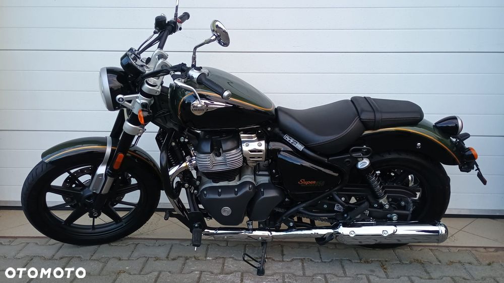 Royal Enfield Super Meteor - 1