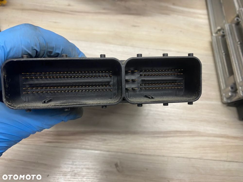 KOMPUTER STEROWNIK SILNIKA ECU BMW E60 E61 2,5D 0281012190  7798422 - 2