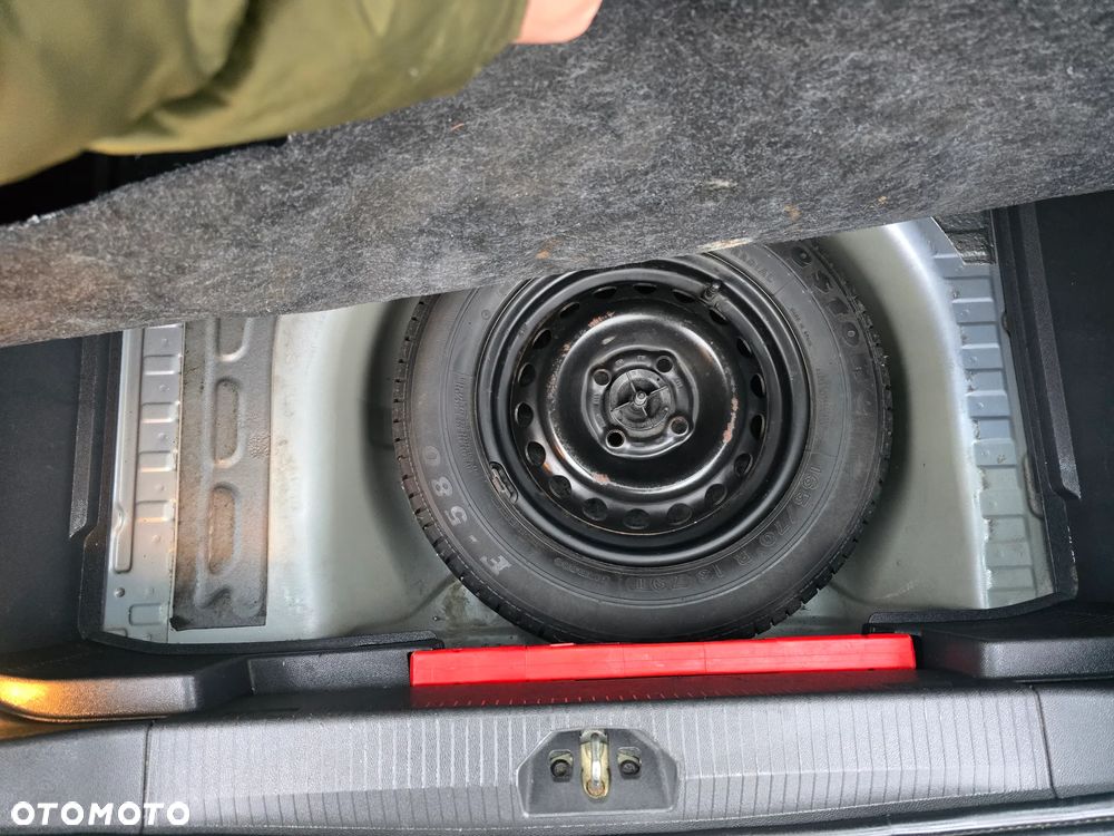 Opel Corsa 1.2 16V Essentia - 15