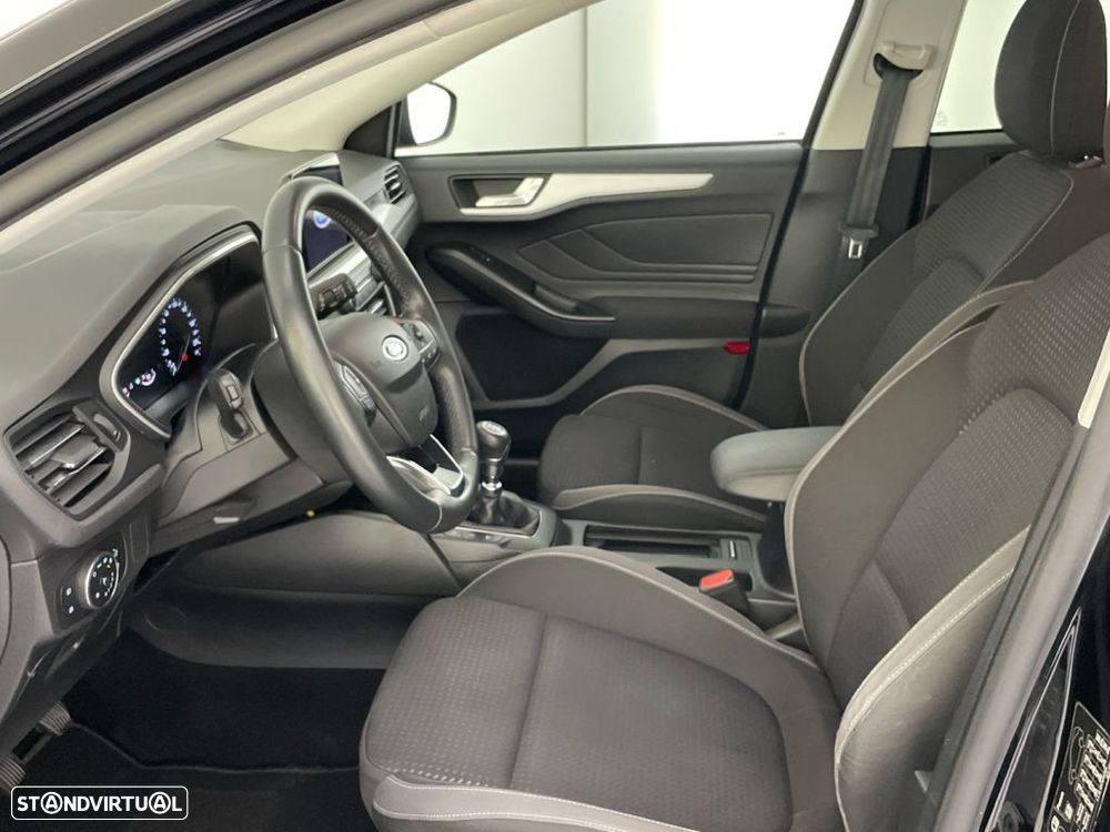 Ford Focus 1.0 EcoBoost Titanium - 11