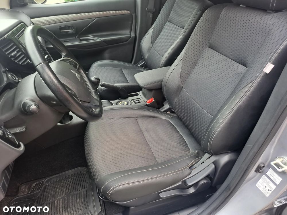 Mitsubishi Outlander 2.2 DI-D 4WD Diamant Edition - 6
