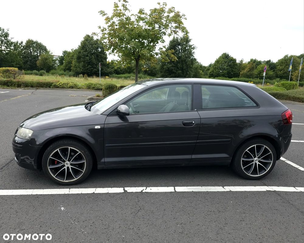 Audi A3 3-drzwiowe 1.6 Attraction - 1