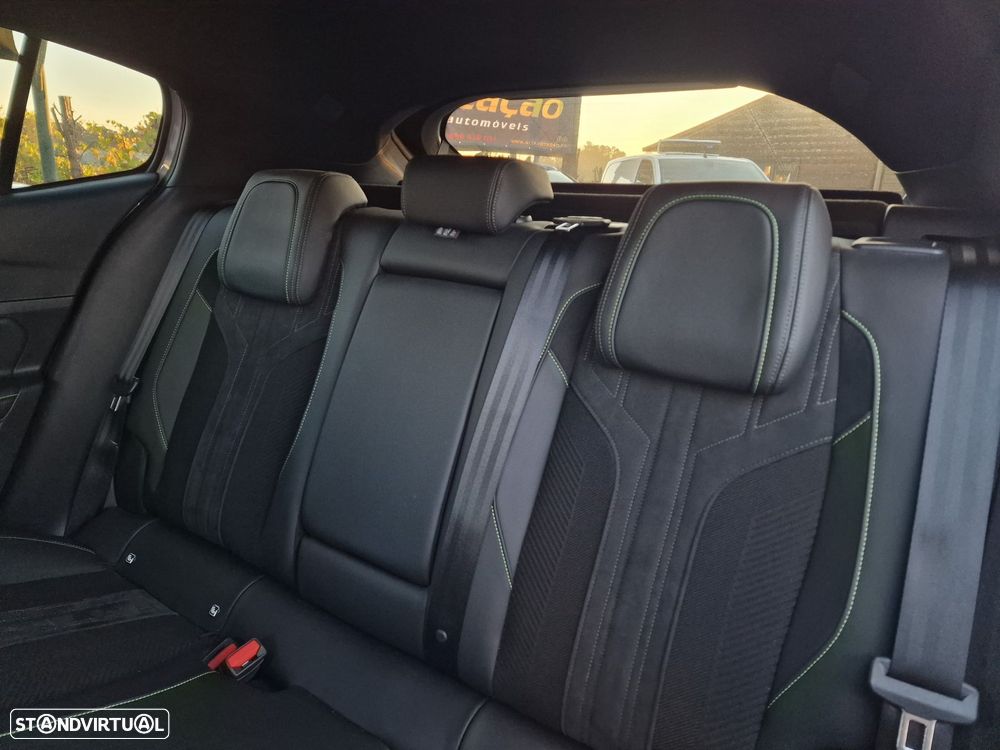 Peugeot 408 1.2 PureTech GT EAT8 - 14