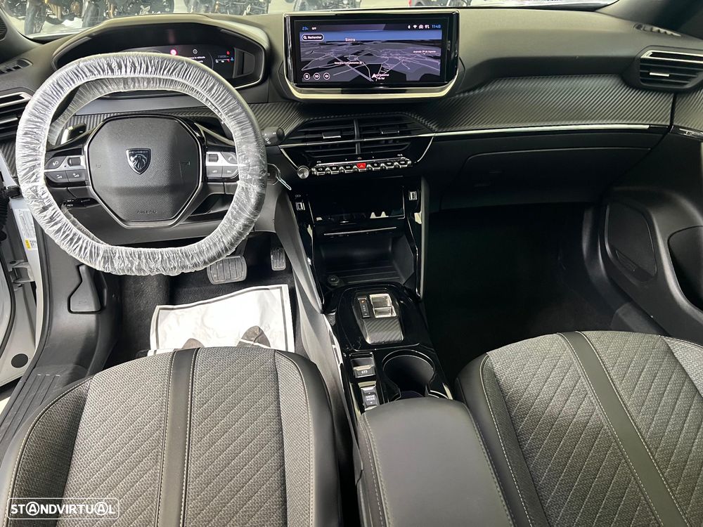 Peugeot 2008 1.2 PureTech Allure Pack EAT8 - 30