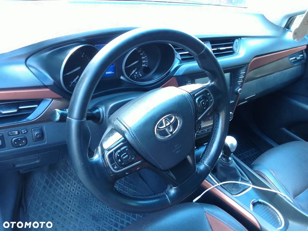 Toyota Avensis 2.0 D-4D Prestige - 10