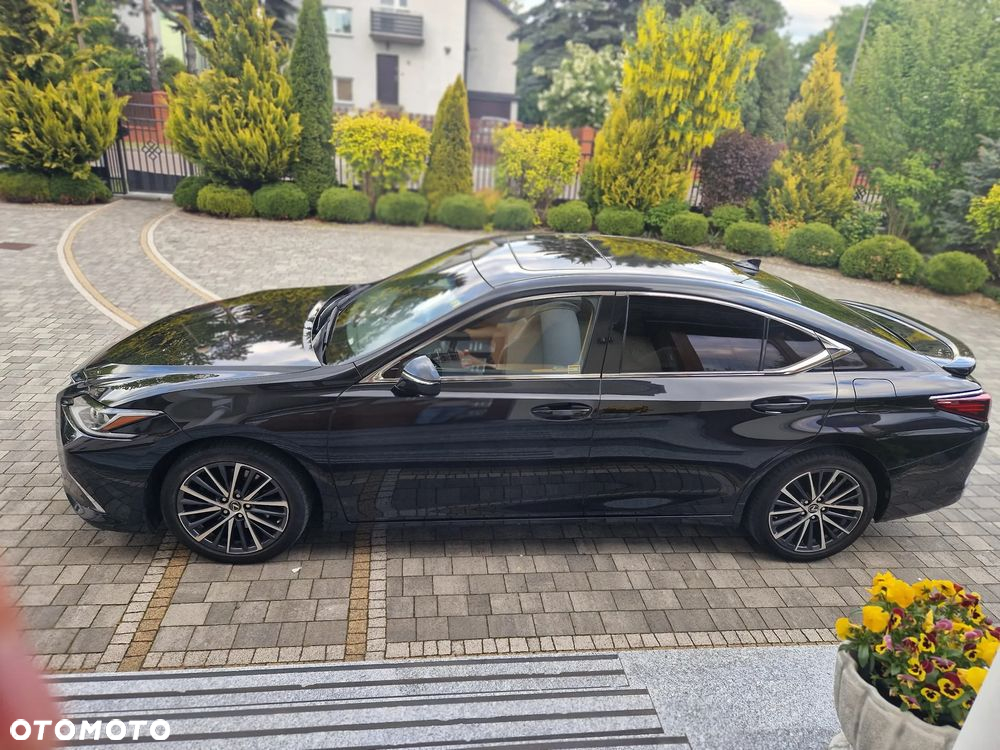 Lexus ES - 15