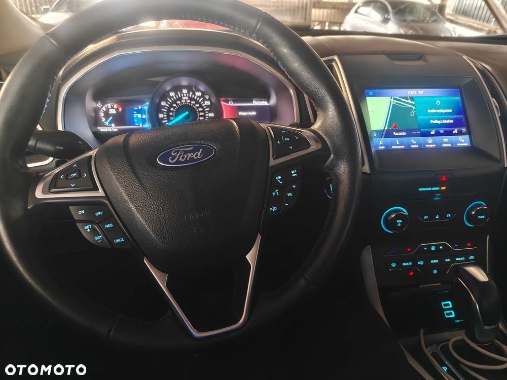 Ford Edge - 18