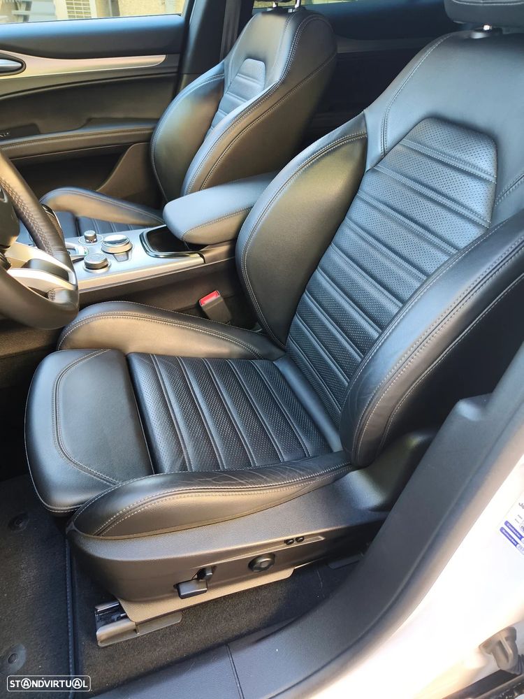 Alfa Romeo Stelvio 2.0 T Veloce TI Q4 AT8 - 7