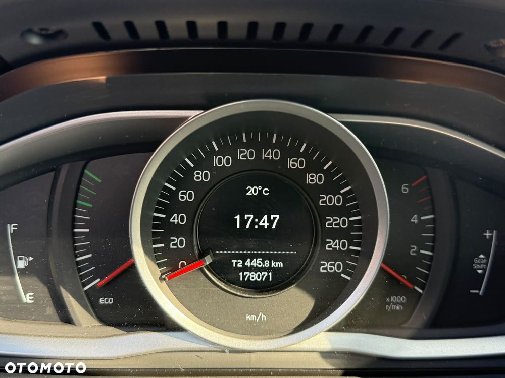 Volvo V60 D2 Drive-E Momentum - 28