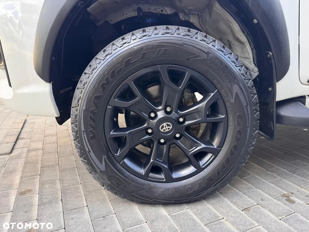 Toyota Hilux - 8