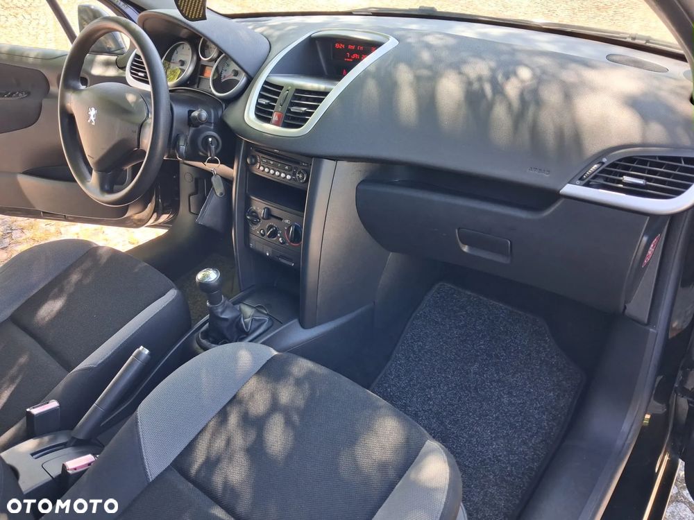 Peugeot 207 - 10