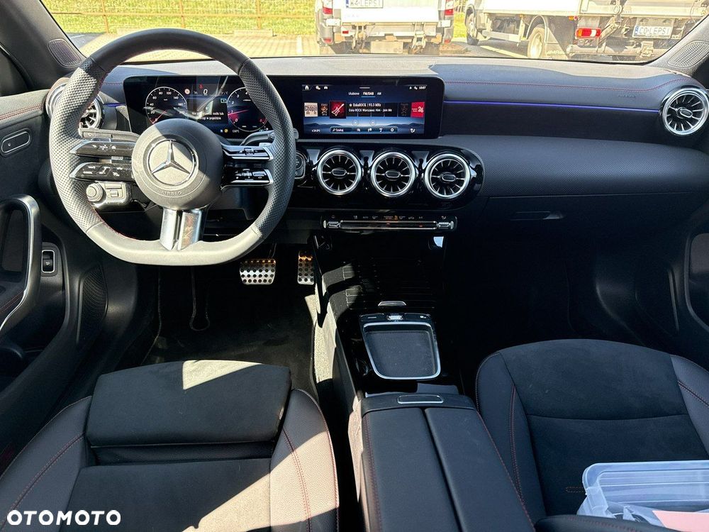 Mercedes-Benz CLA 200 mHEV AMG Line 7G-DCT - 22