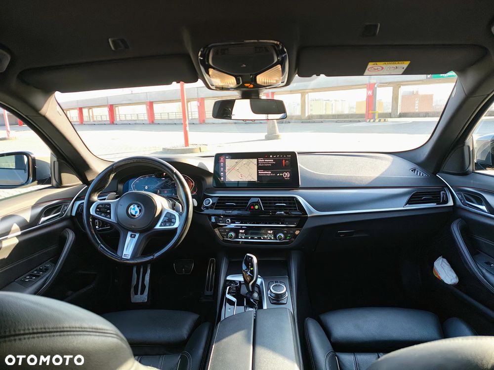BMW Seria 5 530d xDrive mHEV M Sport sport - 2
