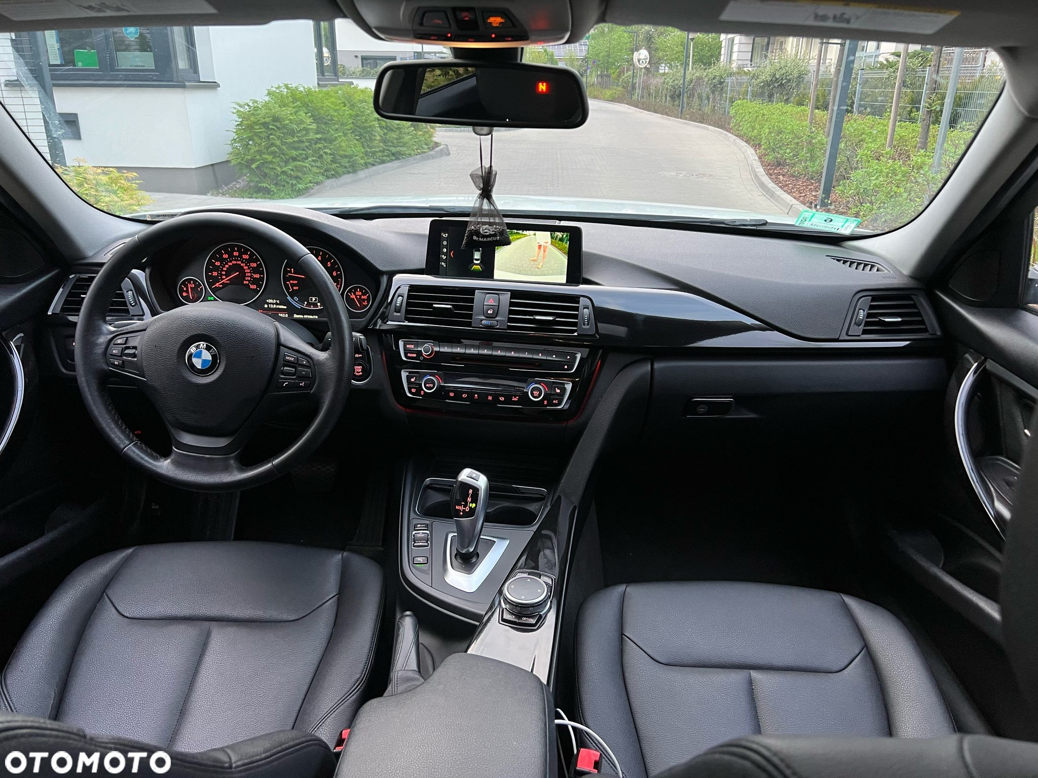 BMW Seria 3 320i - 12