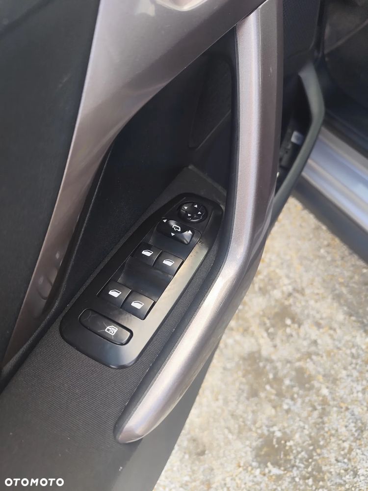 Peugeot 2008 1.6 VTi Allure - 13