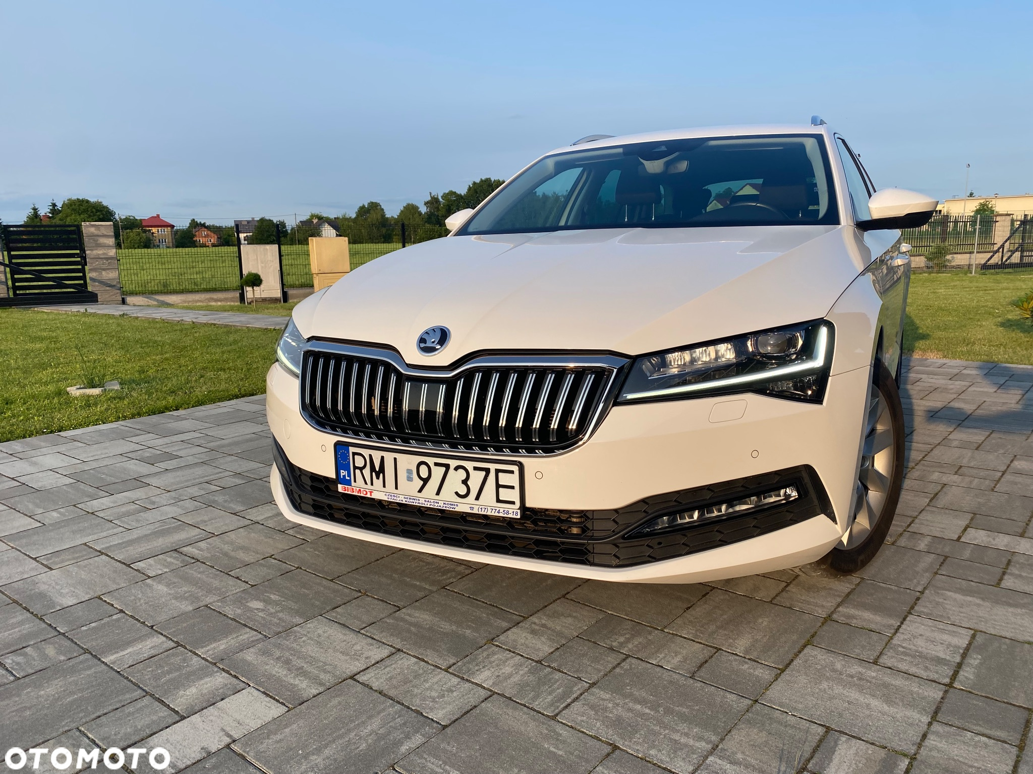 Skoda Superb 2.0 TDI SCR Ambition DSG - 2