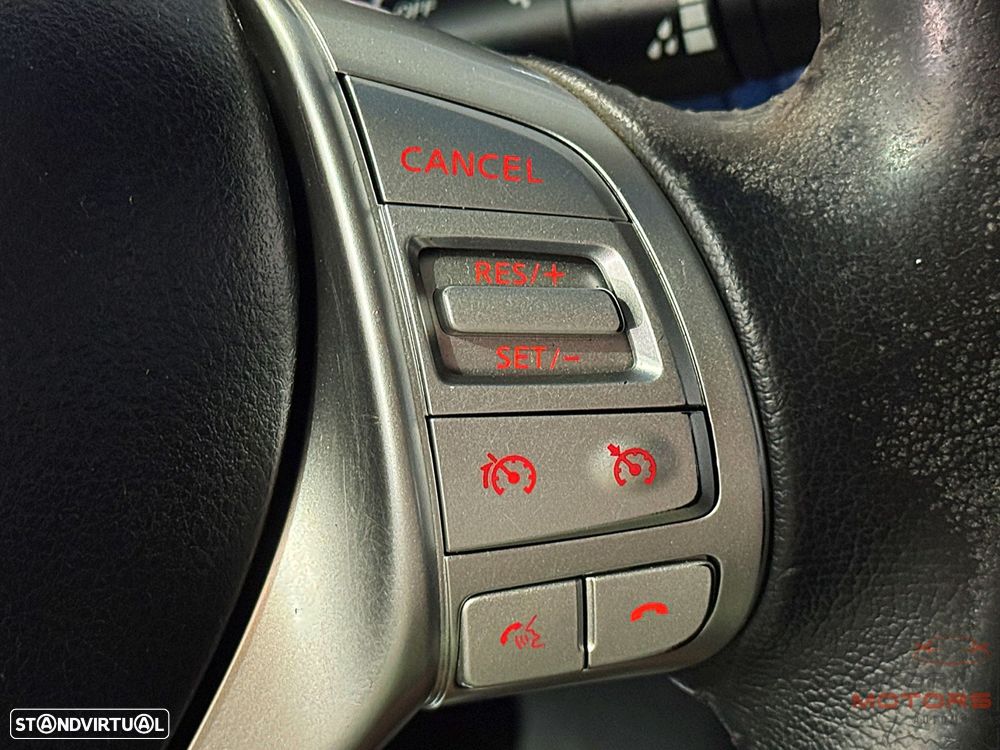 Nissan Navara 2.3 dCi CD 4WD Visia - 24