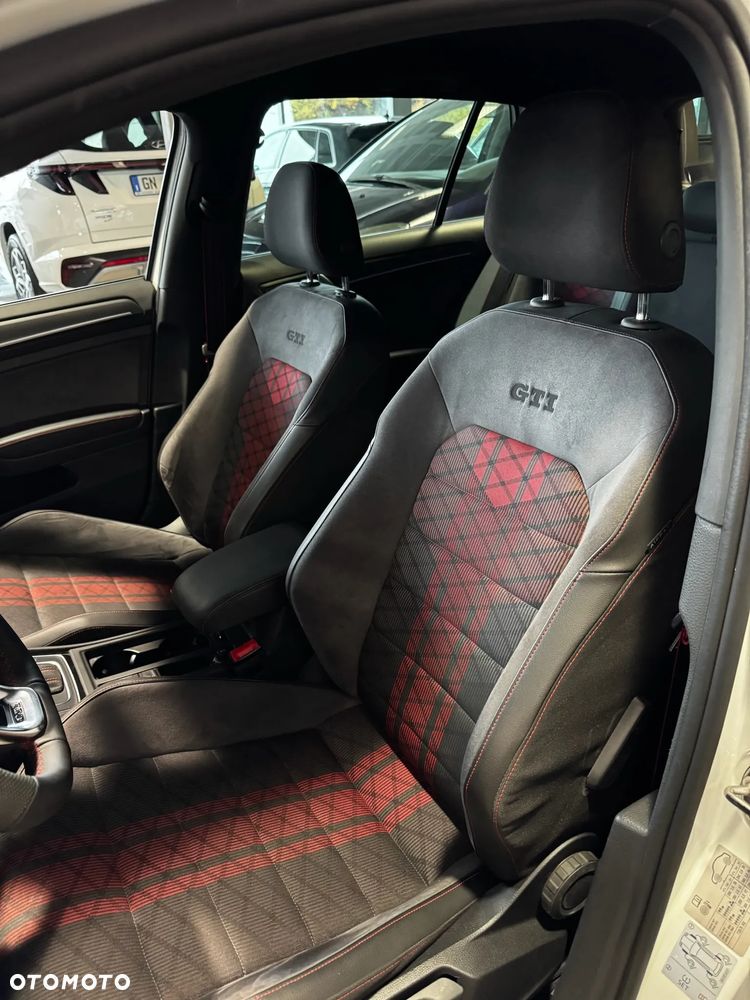 Volkswagen Golf GTI TCR 2.0 TSI OPF DSG - 10
