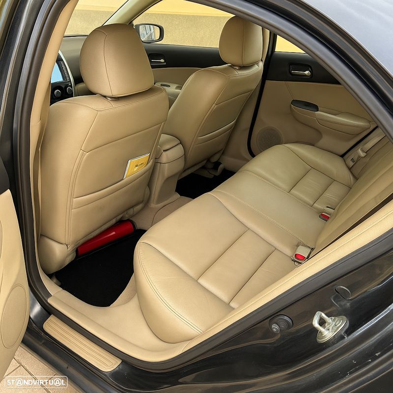 Honda Accord 2.4 Executive W/Navi - 11