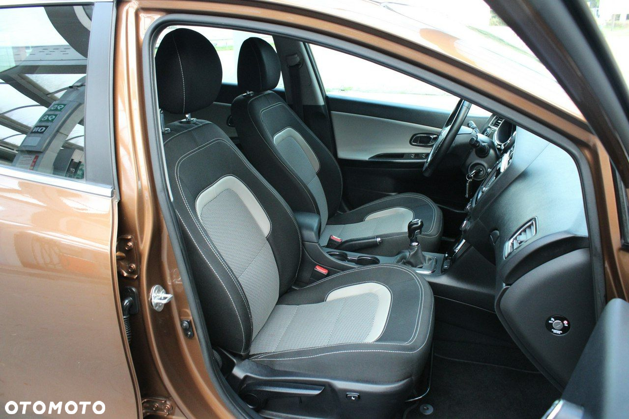 Kia Ceed - 9