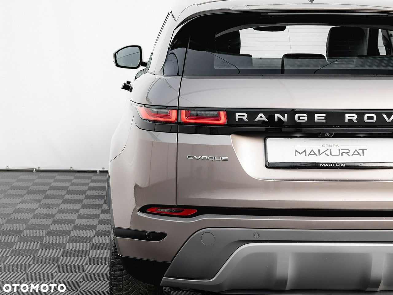 Land Rover Range Rover Evoque - 12