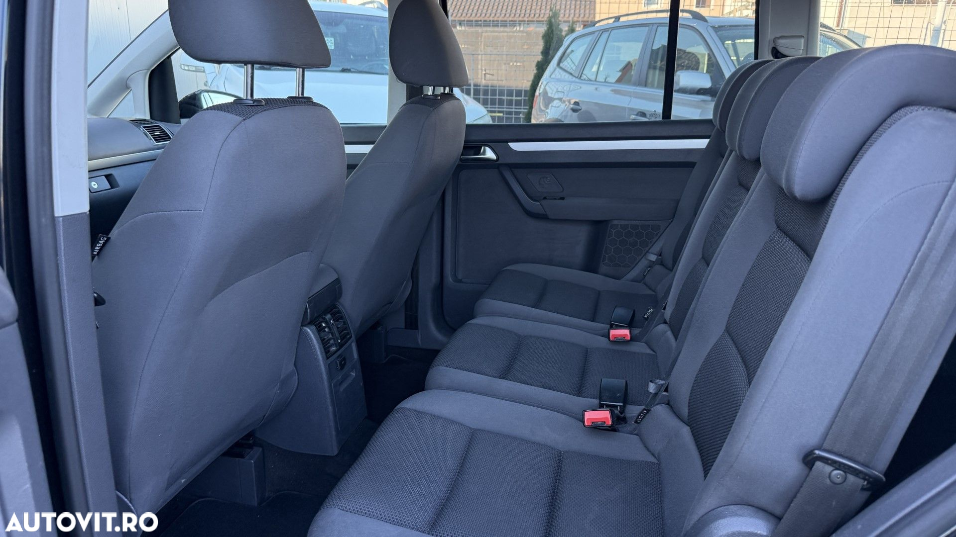 Volkswagen Touran - 9