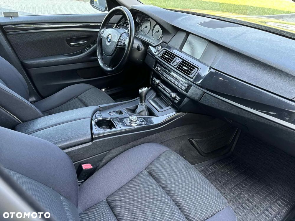 BMW Seria 5 520d - 7
