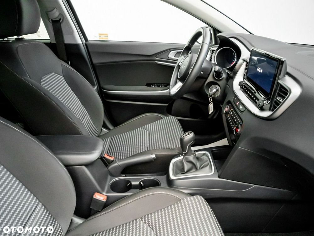 Kia XCeed 1.5 T-GDI M - 21