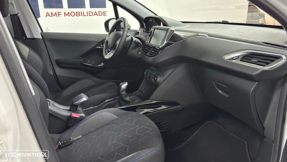 Peugeot 2008 1.2 PureTech Allure - 9