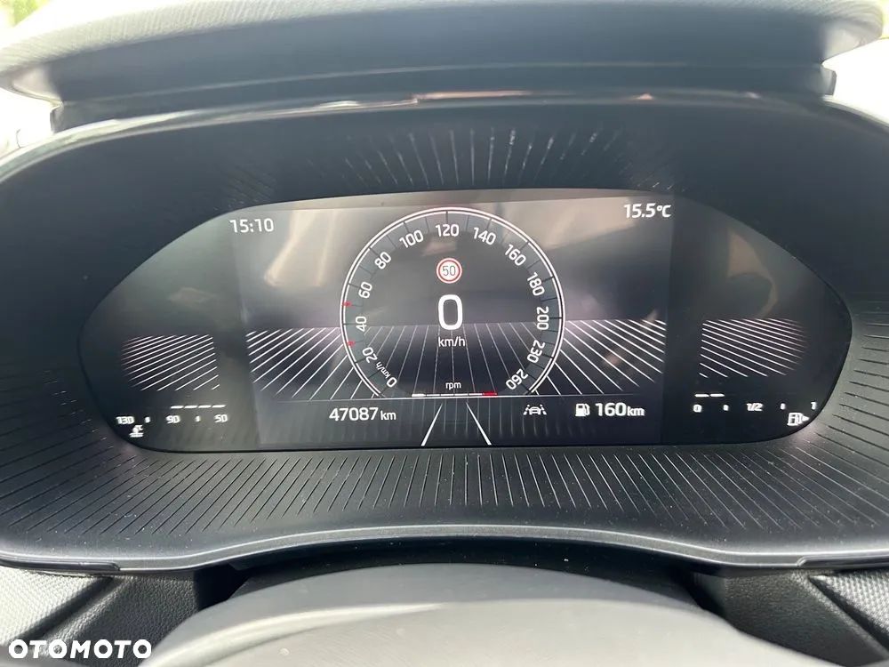 Skoda Fabia 1.0 Essence - 5