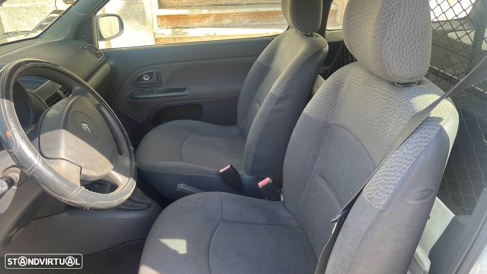 Renault Clio 1.5 DCI VAN - 10