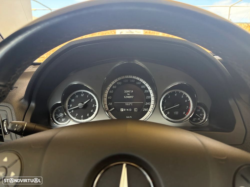 Mercedes-Benz E 350 CGi Avantgarde BlueEfficiency Auto - 3