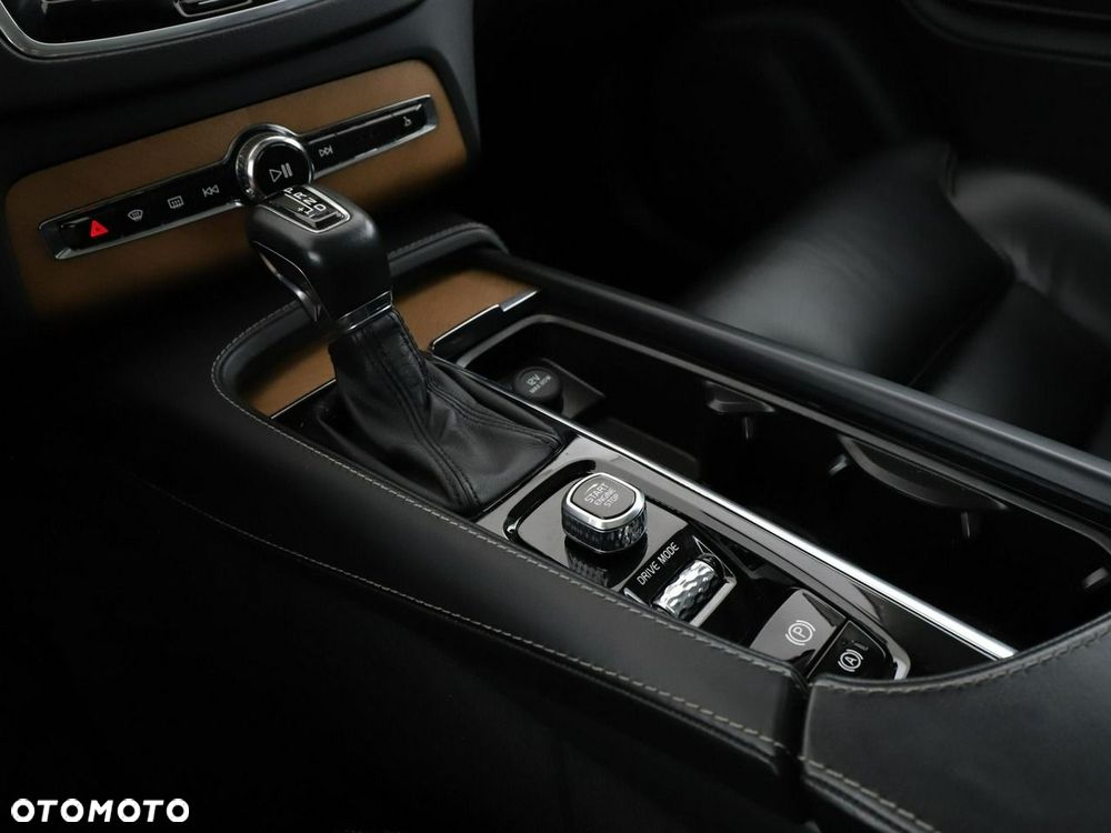 Volvo XC 90 D5 AWD Inscription - 30